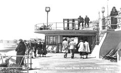 Lower-Promenade-Grand-Parade-with-St-Leonards-Pier-in-the-background-1935.